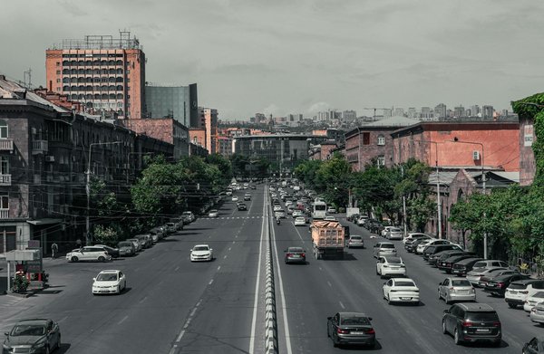 Lancez votre club de lecture de science-fiction : un guide incontournable pour des échanges thématiques passionnants !